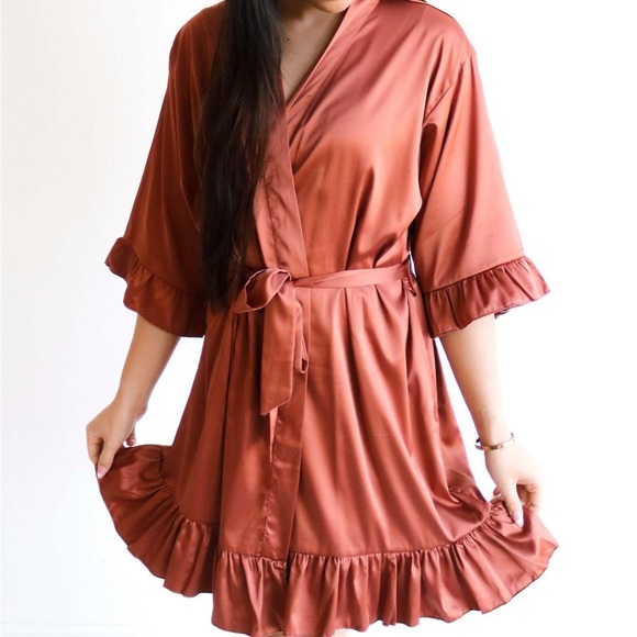 White Satin Robe - Picture 4 of 5